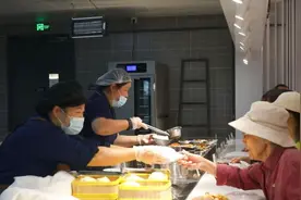 北京“海淀食堂”推动助餐服务由老龄向全龄拓展图片