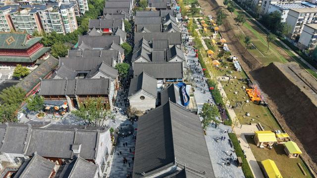 郑州亳都·新象：3600年商都与潮牌相遇 把历史逛成新时尚