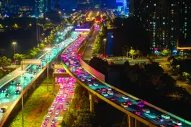 南京免费过江通道早晚高峰将“限外牌” 过江拥堵能否缓解？图片