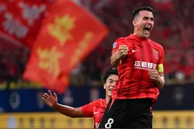 足球——中超：成都蓉城胜天津津门虎图片