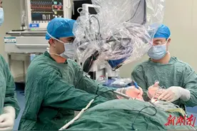 “耳背”也能治！郴州市第一人民医院为七旬老人完成双侧人工耳蜗植入术图片