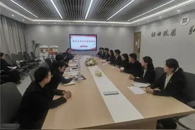 郑州工商学院：深入践行焦裕禄精神 扣好人生“第一粒扣子”图片