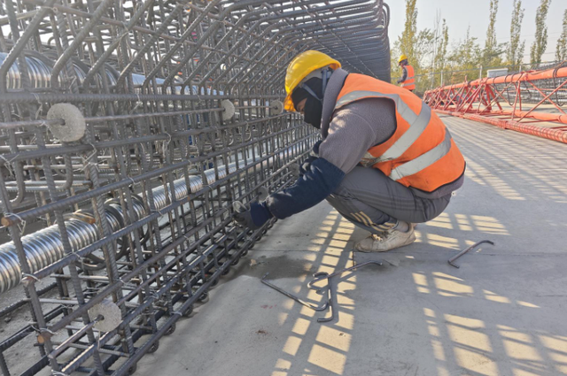 串起58座酒庄！贺兰山东麓旅游环线路基完工