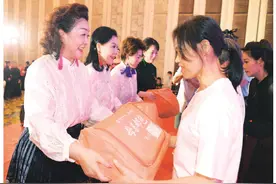 桂林市女企协13年帮扶困难群众2.35万人次图片