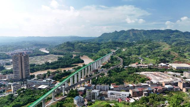 隆泸叙铁路今日通车！西部陆海新通道关键一环打通