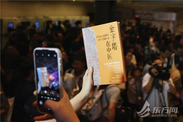 直击上博“168小时嘉年华”首日！夜场票已全部售罄 | 组图