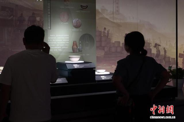 浙江临安“双馆”人气足 秘色瓷暑期引客参观