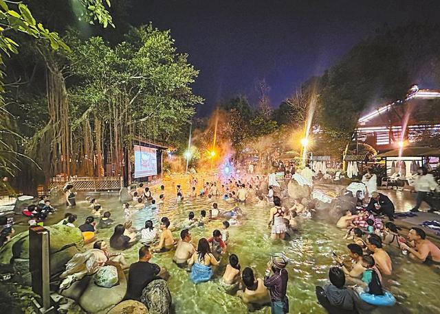 燃动蜀山雪 嗨翻川味冬
