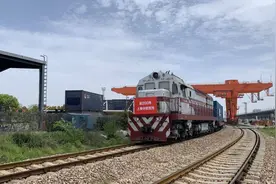 政府工作报告为何多年提及“跨境电商”？ 专访商务部研究院电子商务所所长杜国臣图片