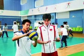 “体育老师”王长浩鼓励同学们——直面挑战 追求卓越图片