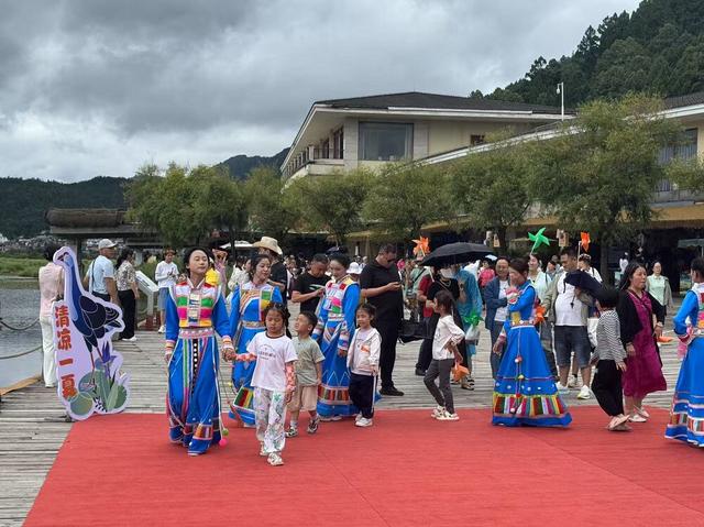 腾冲市：“清凉经济”火热“出圈”