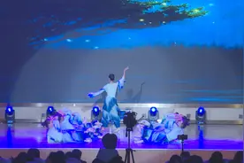 普定县中等职业学校举行第二届迎新年晚会图片