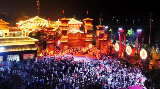 夜游火了、演赛热了  湖北文旅新场景引爆“超级黄金周”