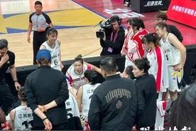 江苏女篮2分20秒实现12分大逆转，主教练陈晓佳：不到最后一刻什么结果都不好说图片