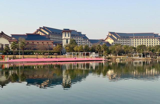 一湖碧水焕新生 “产水融合”释放生态红利