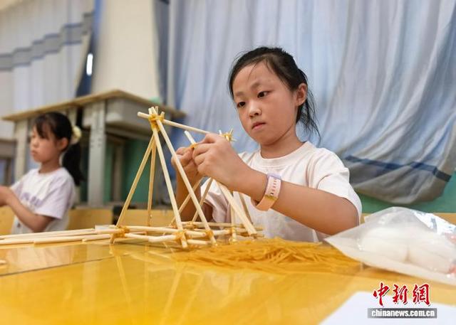 河北武强：首届中小学科学运动会举行