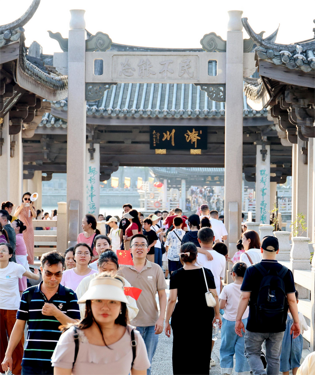 接地气、聚人气、显生气——广东潮州千年古韵焕新彩