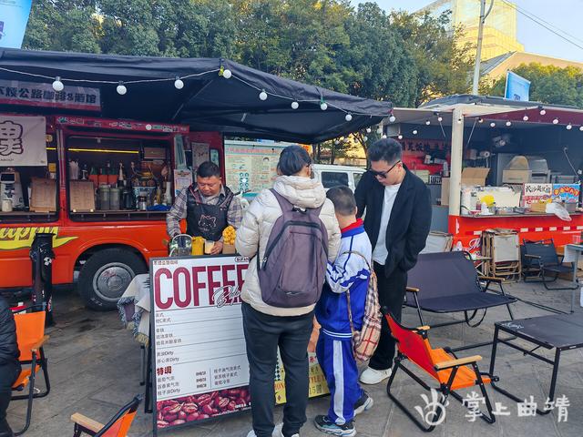 曲靖“有戏·潇湘里电影集市”火出圈！观影消费新体验来啦