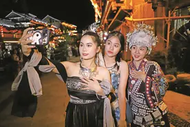 民族风旅拍带热柳州图片