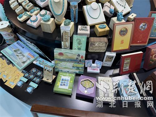 丹江口太会玩！中国文旅产业博览会“一库碧水”+ 萌文创出圈，门票抢空还想二刷