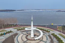 同江：春回大地 看黑龙江、松花江同时流冰奇观图片