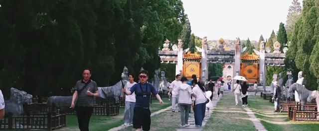国庆假期第一天，荆门是这样的……