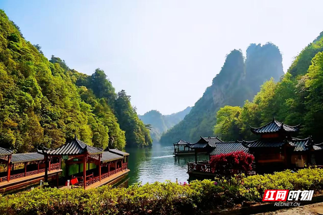 《湖南夏季亲水地图》发布 张家界宝峰湖入选消暑玩水目的地