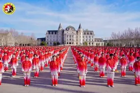 三千多名太极拳爱好者齐聚北京园博园 开启第一届“亚洲太极拳日”展演活动大幕图片