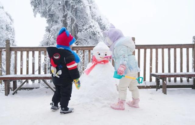 谁还没冲？快来瞧瞧冬日瓦屋山有多好玩！