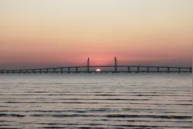 在珠海，看海上日出图片