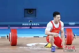 没能将“成功”写进年终总结的他们图片