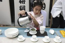 “五一”假期，爱茶人士可来八大处公园品茶、赏茶艺图片