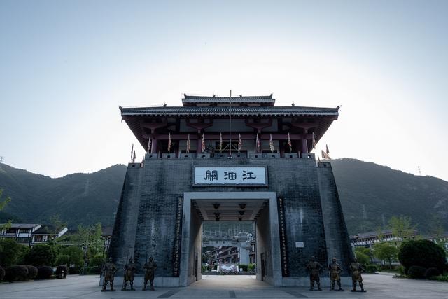 晚潮｜旅游途中爱而不到