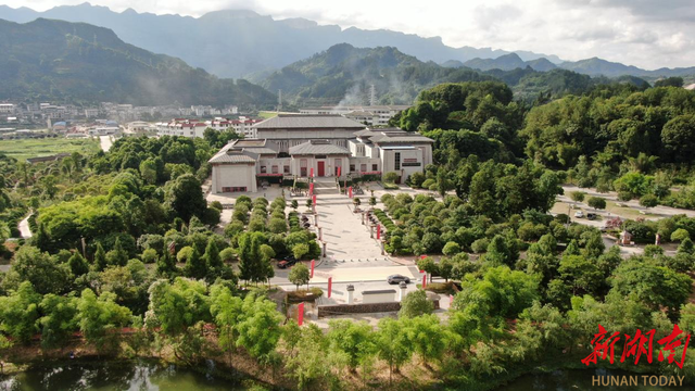 两大巅峰赛事领衔，龙山秋冬文体旅盛宴启幕