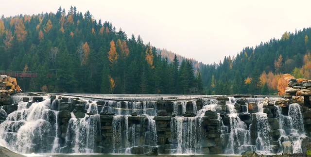 想赏秋？就去芦芽山，这里的秋日景致超赞！