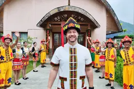 资讯有故事丨英国青年在海南感受开放的中国图片