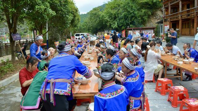 苗侗风情醉游人暖心服务赢口碑——靖州“双节”文旅融合绽放新魅力
