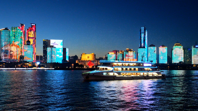 浪漫“升级”！2026第一场夜游就来这儿！把青岛的美“融进”夜色中～