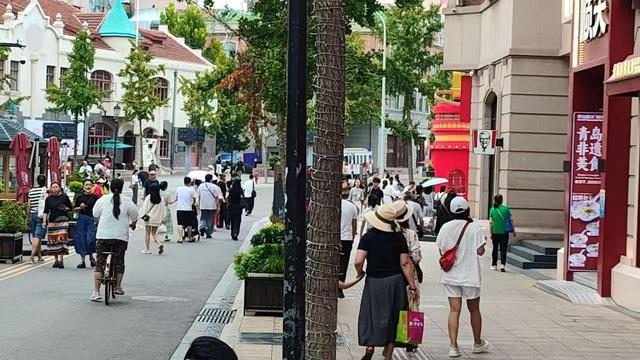 中山路老城区游客热情不减，岛城旅游“热”度不降