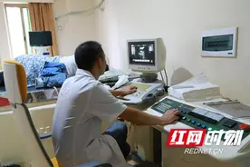 男子结石疼痛难忍 体外碎石一次轻松化解图片