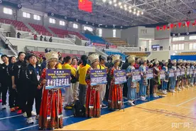 2025年全国老年人气排球之乡交流活动在贵州荔波开幕图片