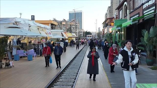 昆明新地标诞生！东华米轨MAP集市开街，解锁跨年终极狂欢