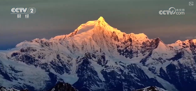 “冰雪+科考”“极寒躺冰” 特色玩法“上新”助力“冷”资源“热力全开”