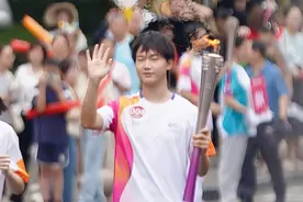 传递亚运火炬，电竞选手彭云飞“还想再来一次”图片