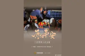 震后安置点消防员始终忙碌的身影图片