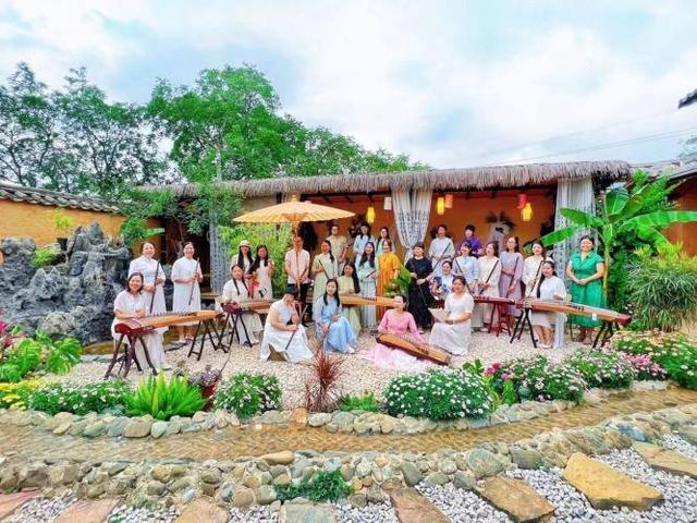 一到弥勒就快乐