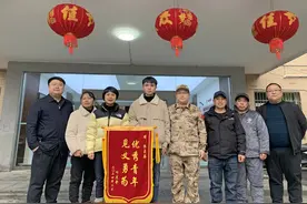 雪夜，醴陵小伙张豪鑫因多看一眼救下4人！图片