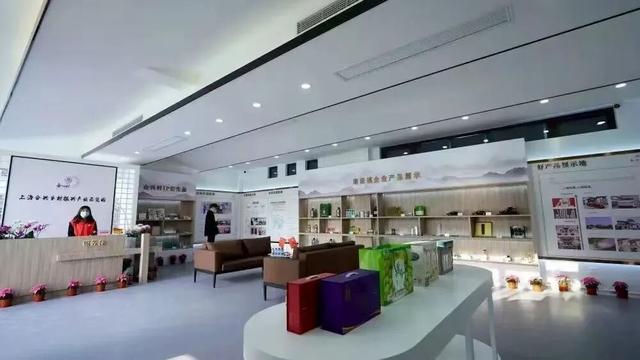 跟着赛事去旅行｜路过电波，穿过花海，骑进港沿的风景里