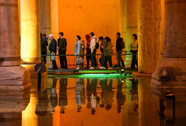 走进伊斯坦布尔地下水宫