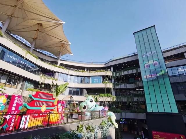 这条贯穿长宁东西部的公交，串联这么多游玩的打卡地→【乘巴士游长宁】